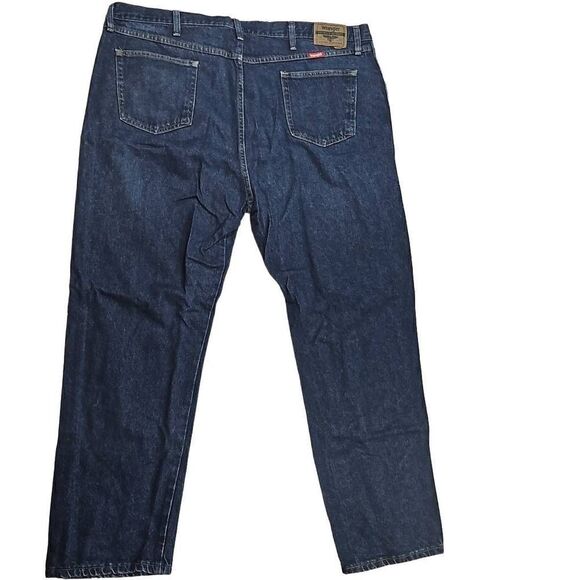 Wrangler 46 x 32 Regular Fit Medium Wash Jeans - Picture 2 of 6